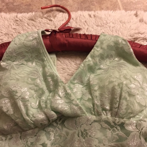 Light green halter lace blouse - Picture 2 of 7